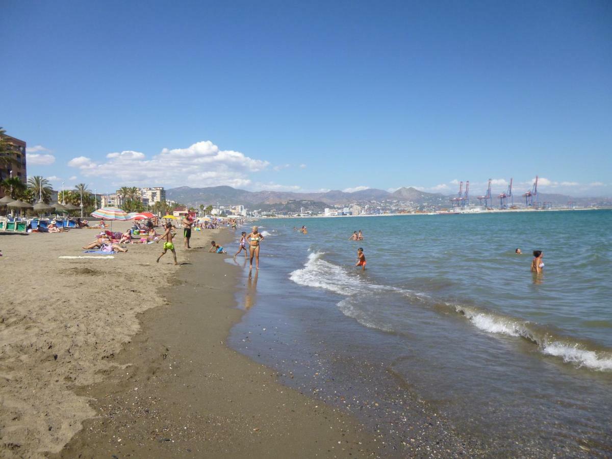 On The Beach! Frente Al Paseo Maritimo, Parking Y Piscina Малага Екстер'єр фото